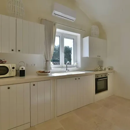 Tenuta Trullo Pietra Bianca Ostuni